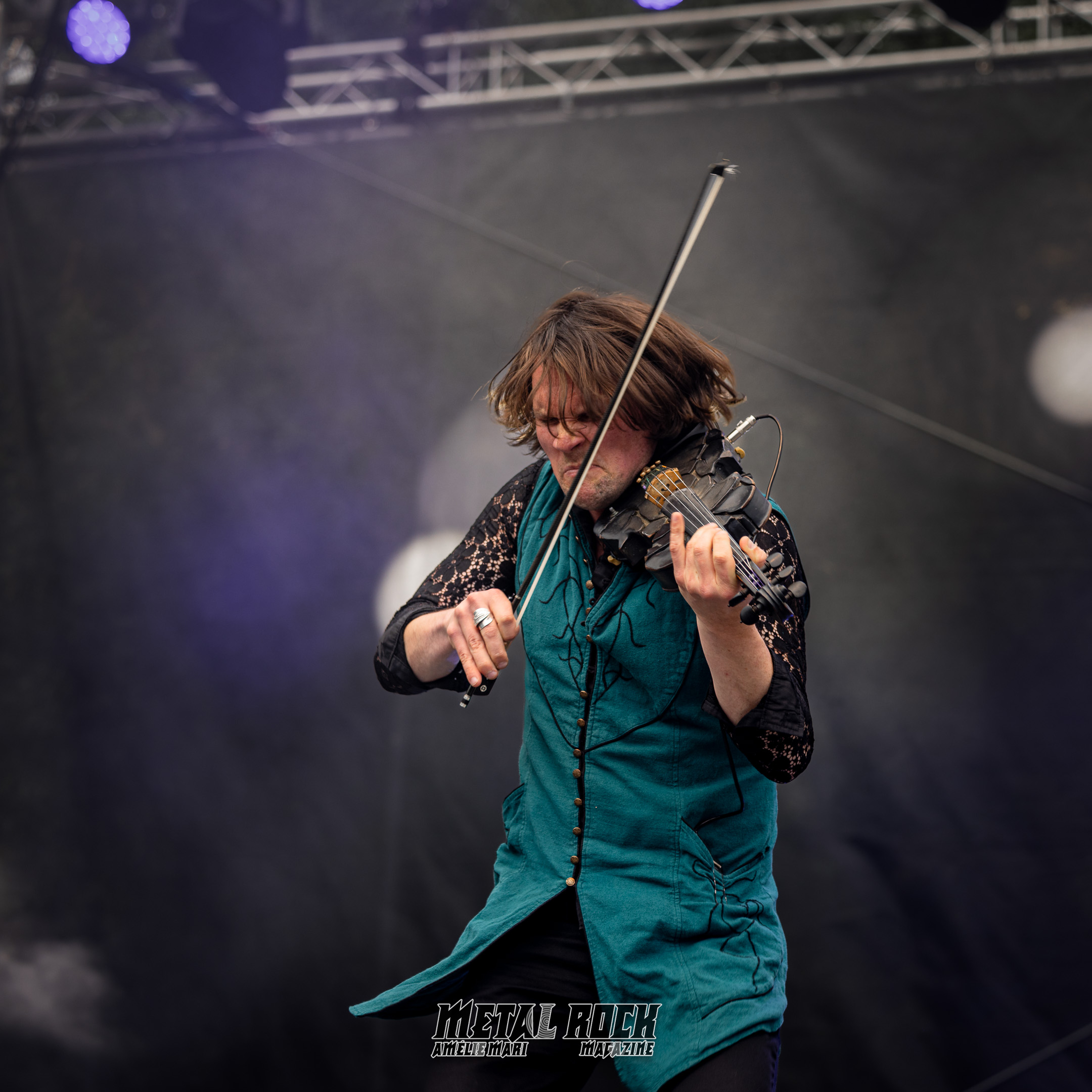 2026-TheTroubleNotes-Bruguiere-Echosetmerveilles-083
