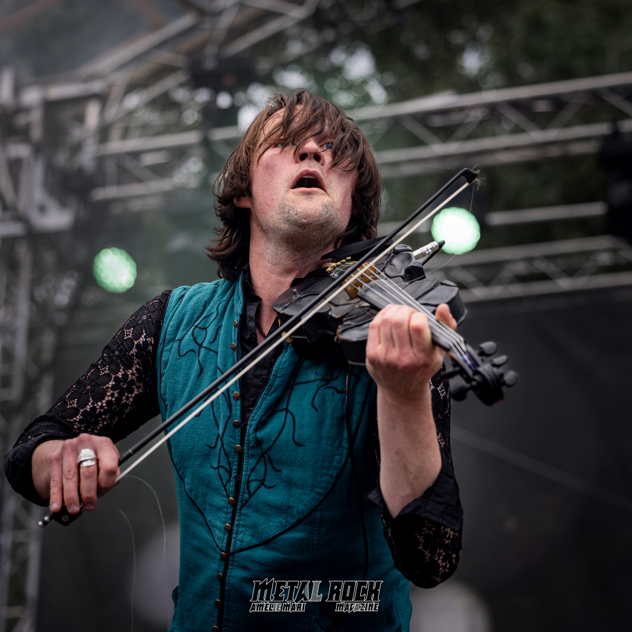 2026-TheTroubleNotes-Bruguiere-Echosetmerveilles-092